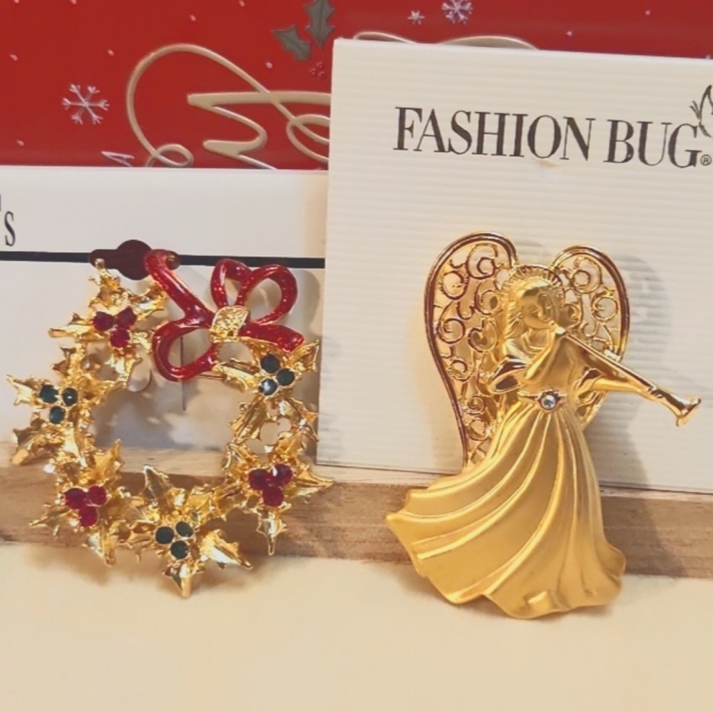 Christmas Themed Pins/Broochee